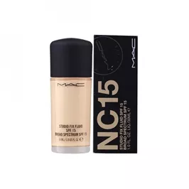 מייק אפ נוזלי ועמיד MAC Studio Fix SPF15 בגוון NC15 טמרה פארם